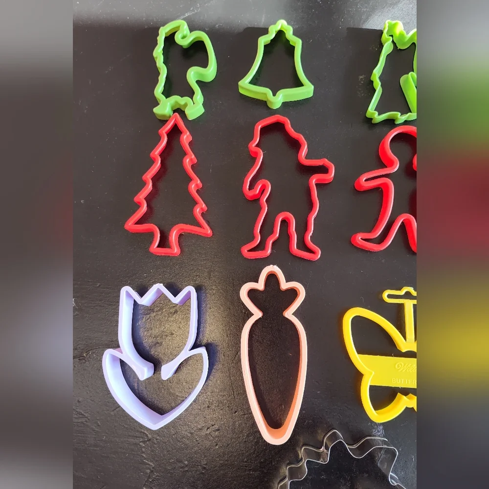 13 Vintage Cookie Cutters - Hallmark/Wilton - Christmas, Spring, Dino, 1992/1993